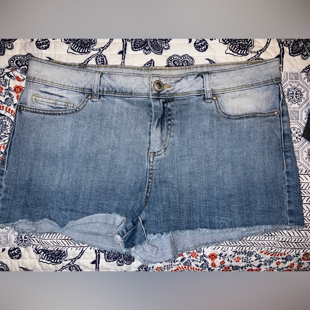 Lauren Conrad Jean shorts